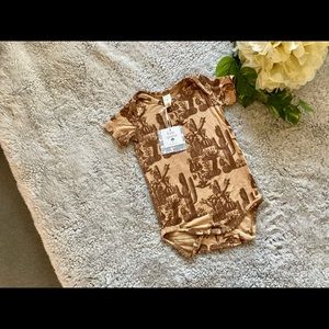 Kate Quinn Argan Lap Neck Short Sleeve